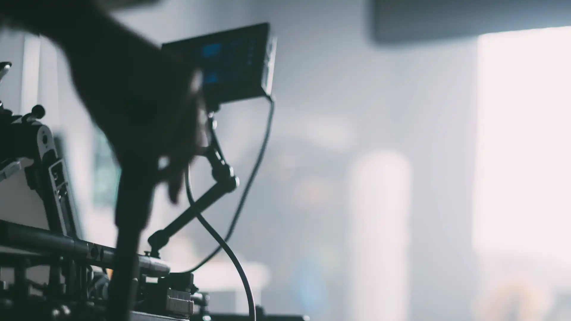 カメラで映画を撮影している