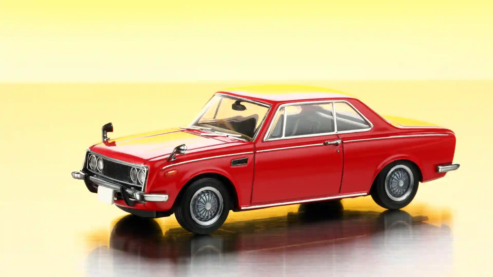 赤いクラシカルなミニカー